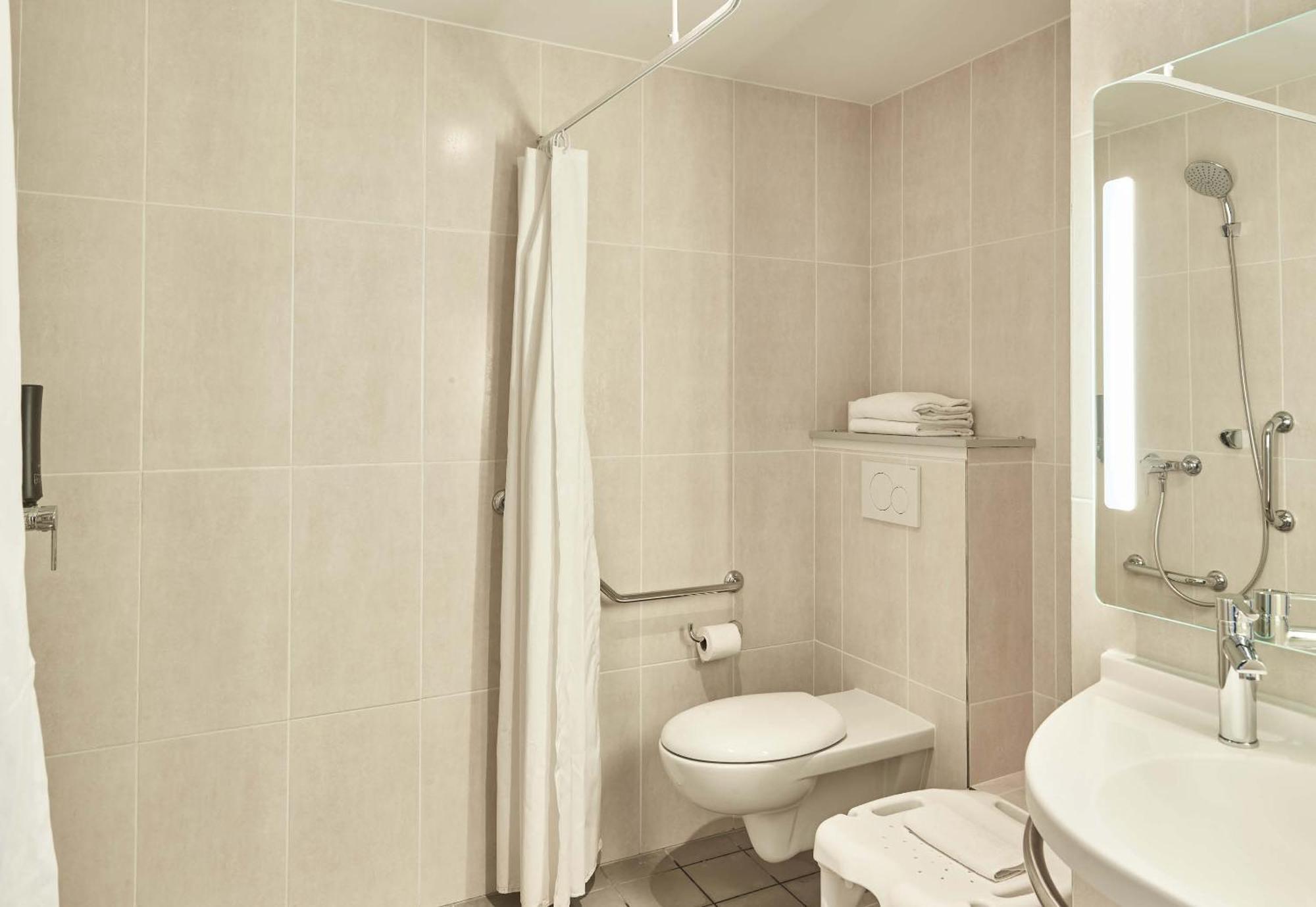 B&B Hotel Massy Gare Tgv Kültér fotó